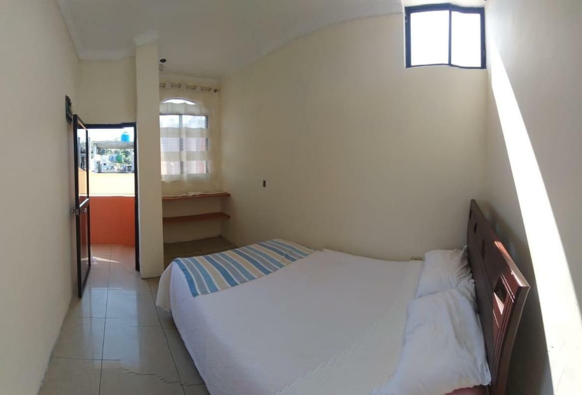 Hostal Duncan Puerto Ayora  Exterior foto